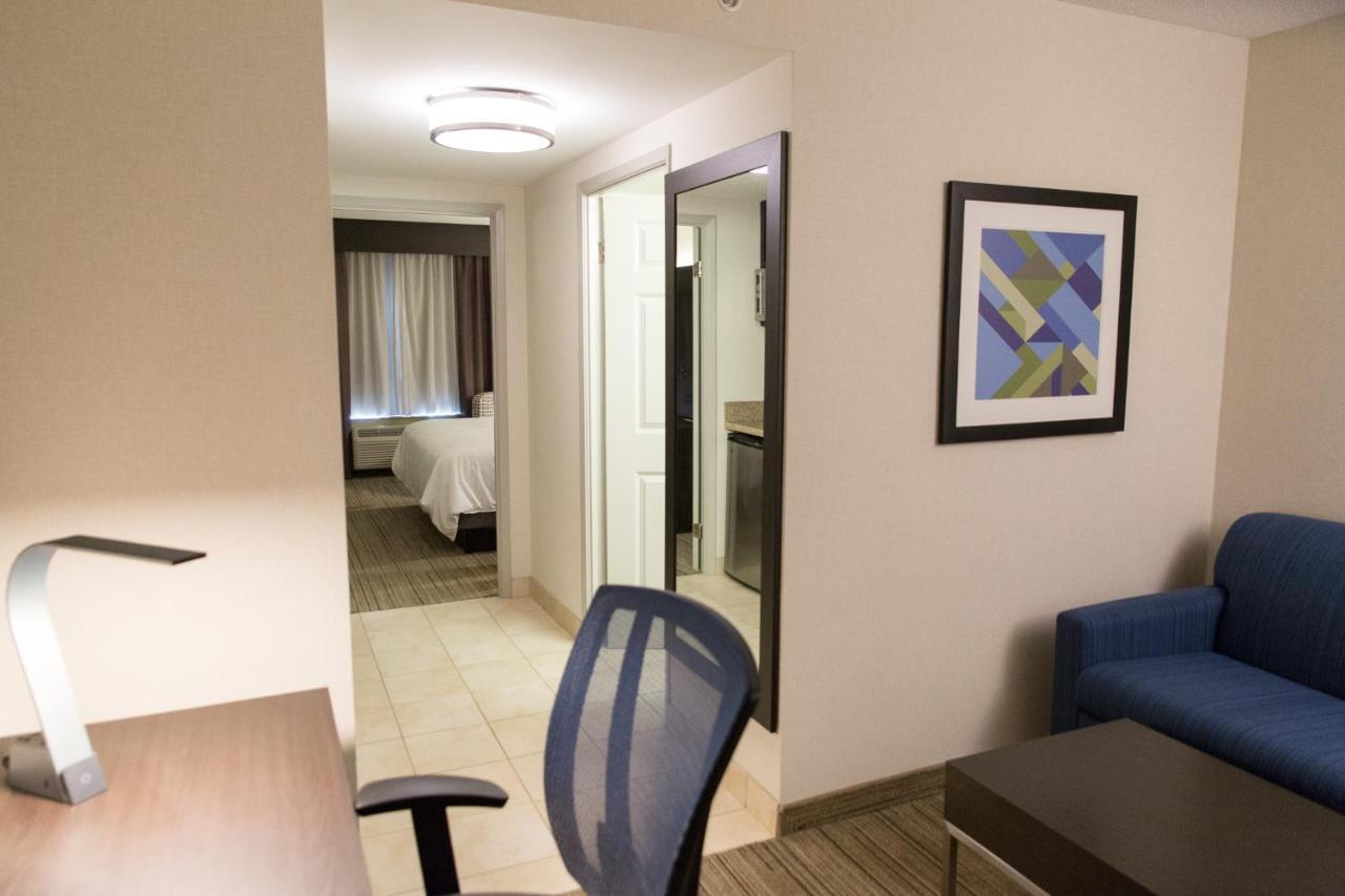 Holiday Inn Express Brampton By Ihg Exterior foto