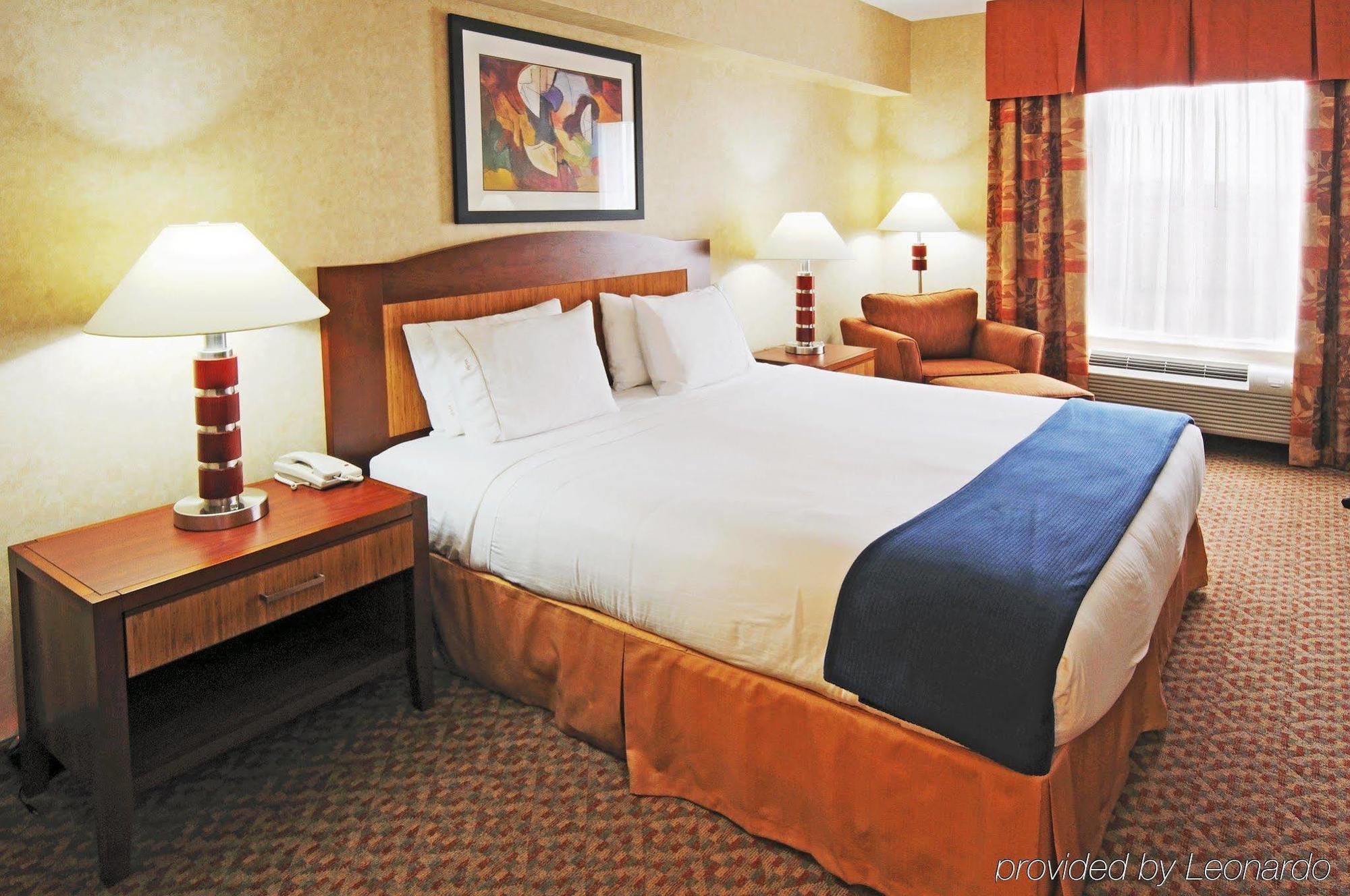 Holiday Inn Express Brampton By Ihg Exterior foto